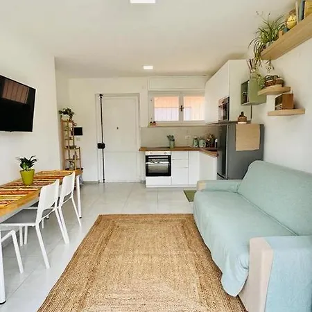 Silvy's Sunny House *