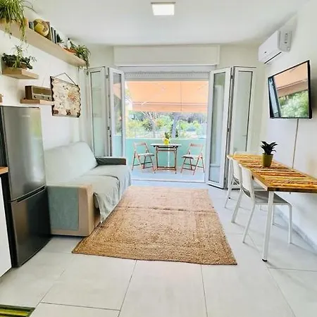 Silvy's Sunny House *